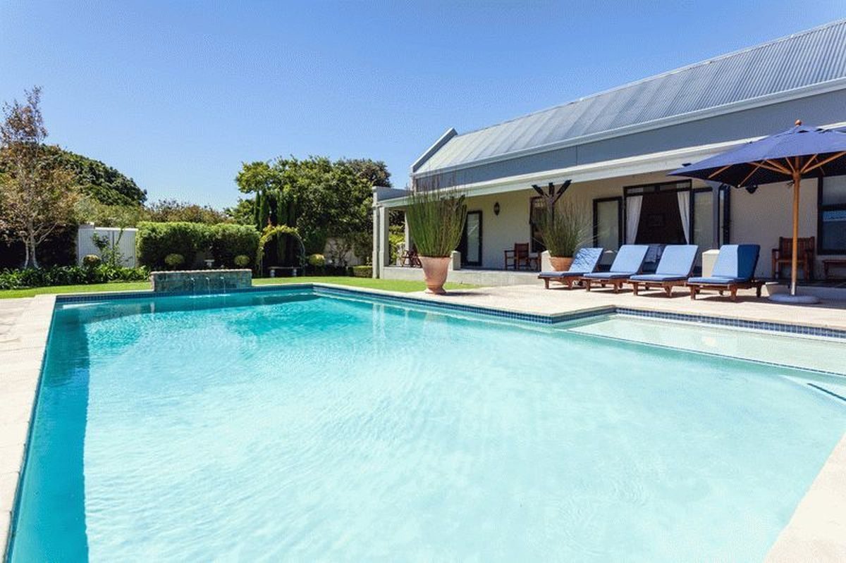 Constantia Luxury Four Bedroom Home Cape Town