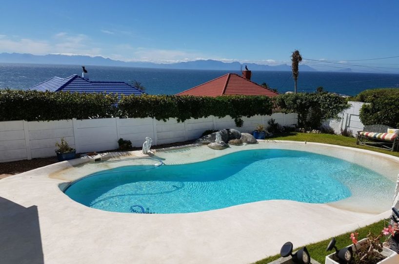 Simonstown One Bedroom Self Catering Apartment with Pool
