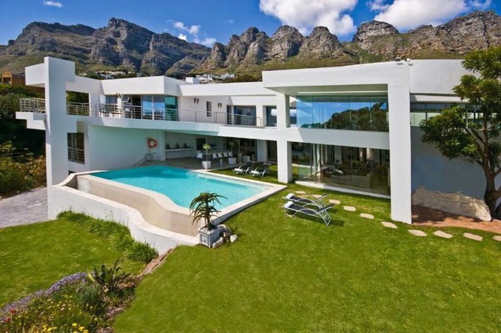 Luxury Five-Bedroom Villa Camps Bay – (Sleeps 8)
