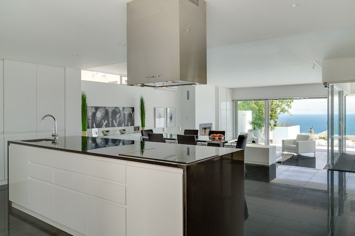 6-bedroom-self-catering-luxury-villa-in-camps-bay