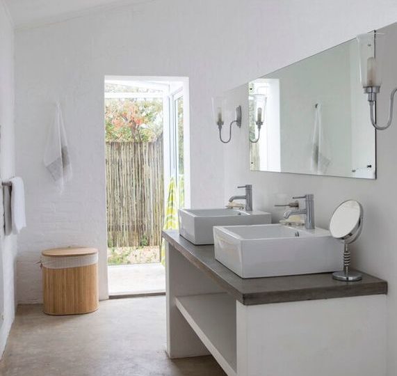 Spacious 4 Bedroom Self Catering Holiday Home Simonstown