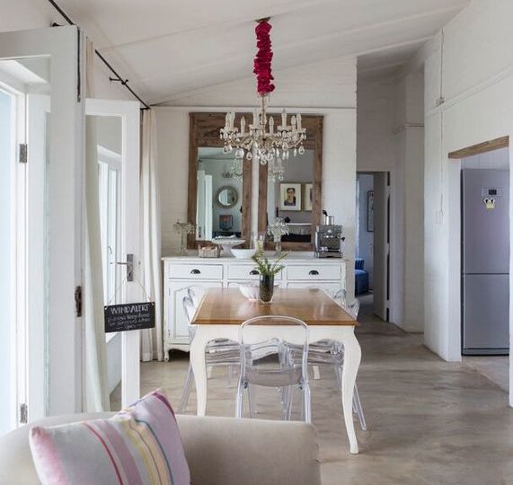 Spacious 4 Bedroom Self Catering Holiday Home Simonstown