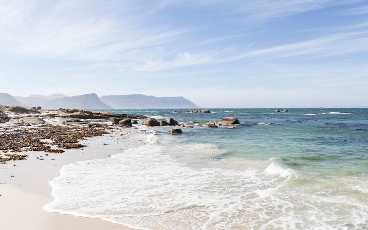 Spacious 4 Bedroom Self Catering Holiday Home Simonstown
