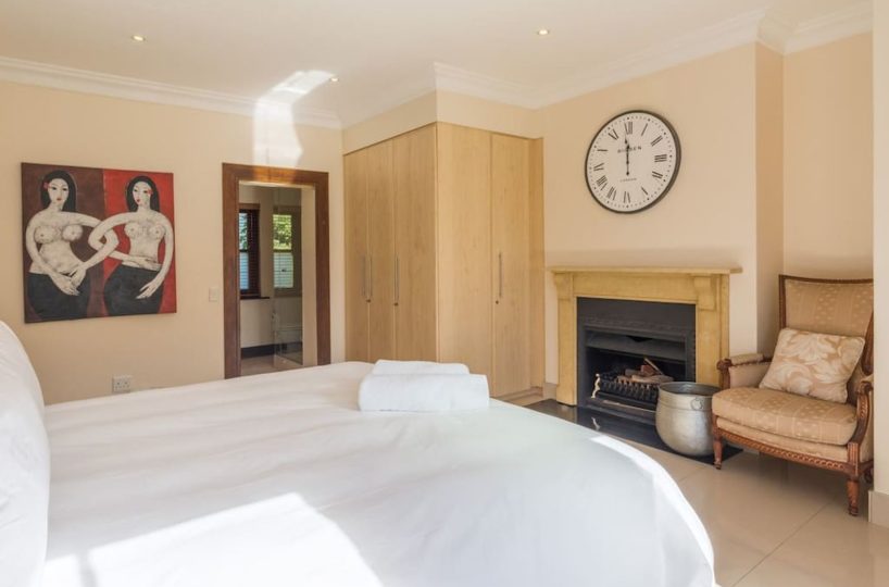 Luxury 8 Bedroom 5 Star Private Villa Constantia