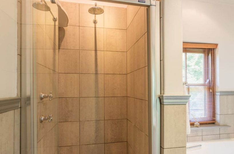 Luxury 8 Bedroom 5 Star Private Villa Constantia