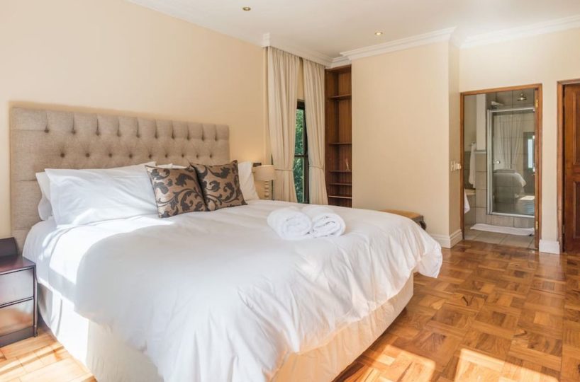 Luxury 8 Bedroom 5 Star Private Villa Constantia