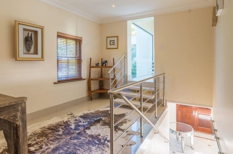 Luxury 8 Bedroom 5 Star Private Villa Constantia