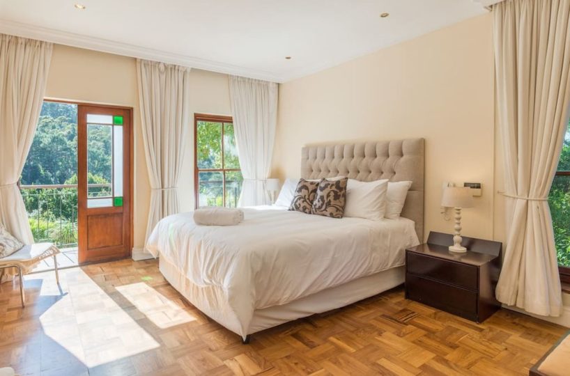 Luxury 8 Bedroom 5 Star Private Villa Constantia