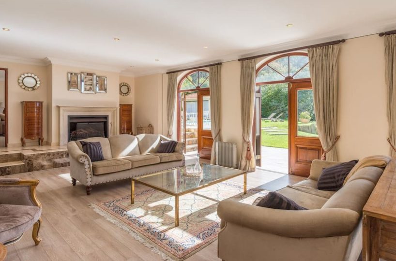 Luxury 8 Bedroom 5 Star Private Villa Constantia