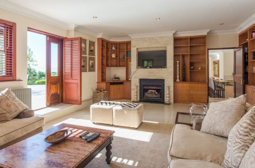 Luxury 8 Bedroom 5 Star Private Villa Constantia