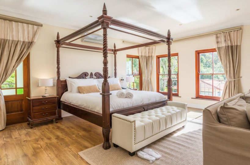 Luxury 8 Bedroom 5 Star Private Villa Constantia