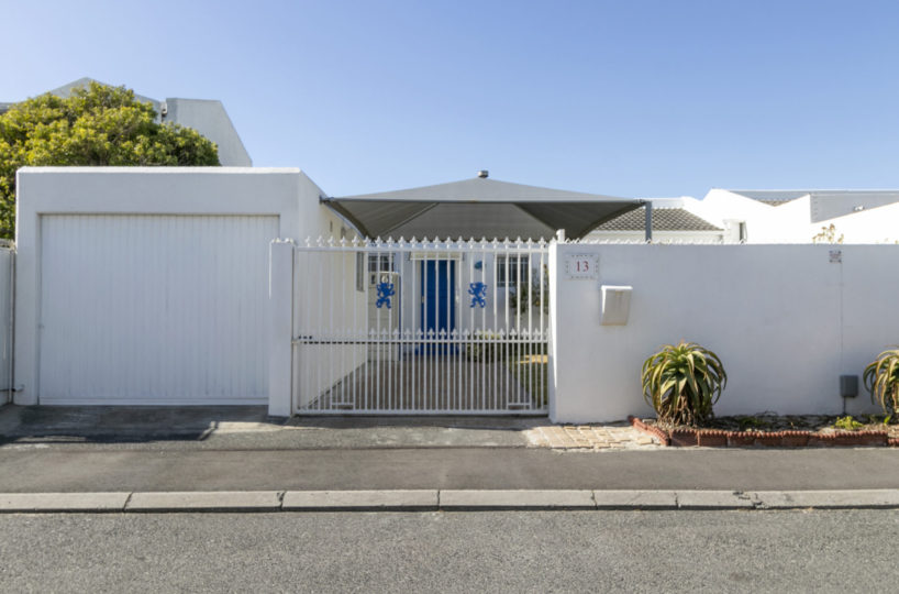 Entrance 2 Bedroom Marina Da Gama Self Catering Accommodation In Muizenberg - Heron Cottage