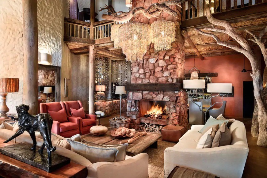 10 Most Expensive Airbnbs In South Africa - Are They Attracting Any Guests at R30 000 Per Person Per Night? 13 Most-Expensive-Airbnb-In-South-Africa-Tarkuni-Villa-Northern-Cape