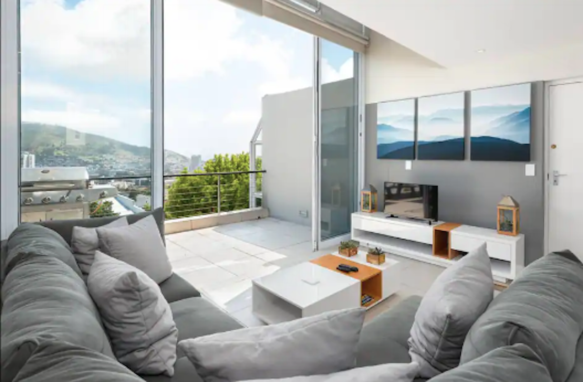 360 airbnb profit with a pool