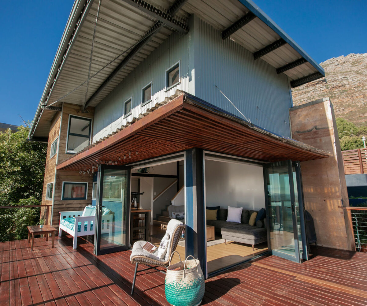 Lakeside Self Catering Home