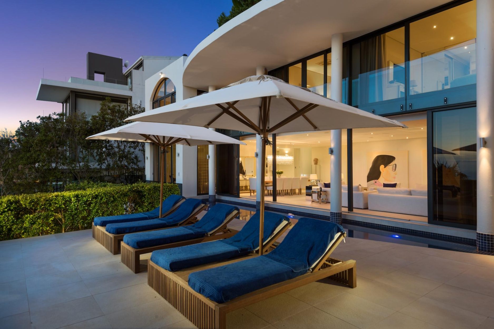Majestic Villa: Luxury 5-Star Majestic Villa Camps Bay with Private Pool and Gym