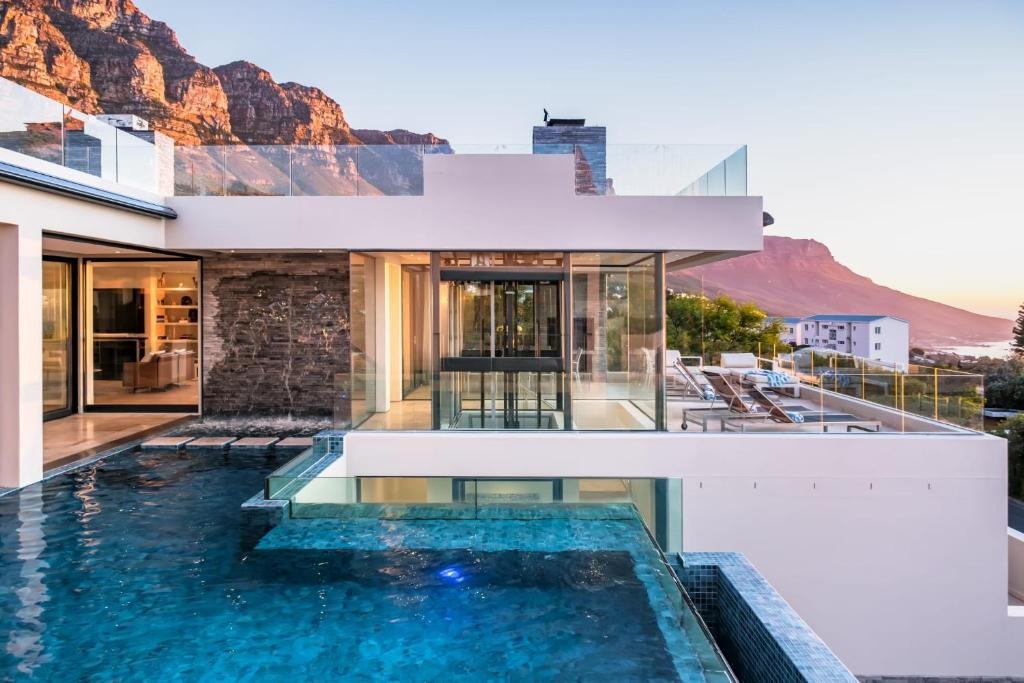 Luxury 5 Bedroom Villa Rental Camps Bay  | Prima Views